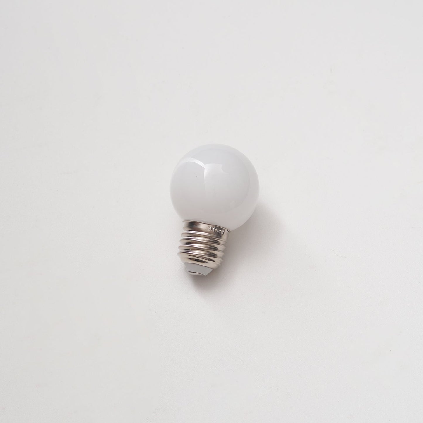 White LED Light E27 or E26 Bulb Dia 1.9″ x H 2.9″ / No delivery if purchased separately 1001 Light source & accessories