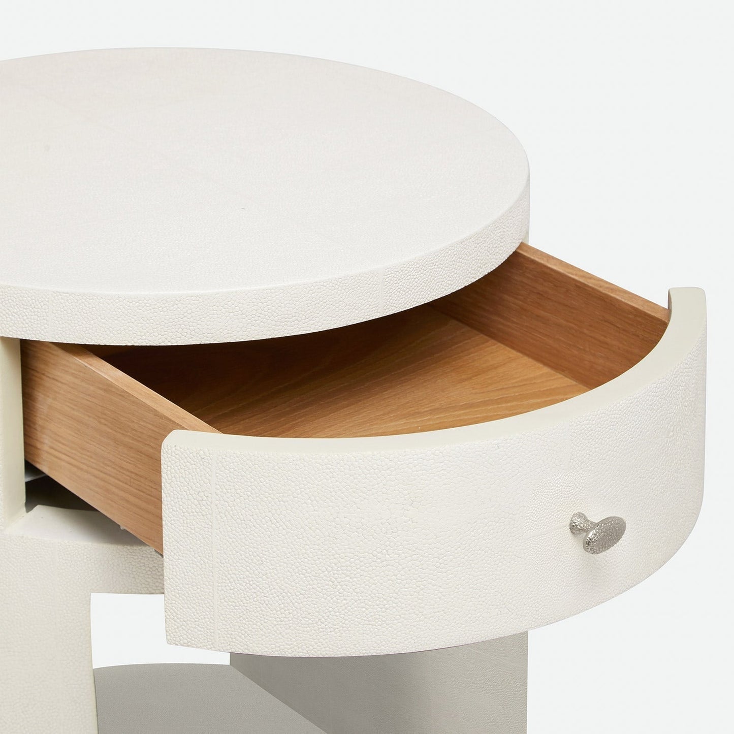 Nerine Nightstand 18"