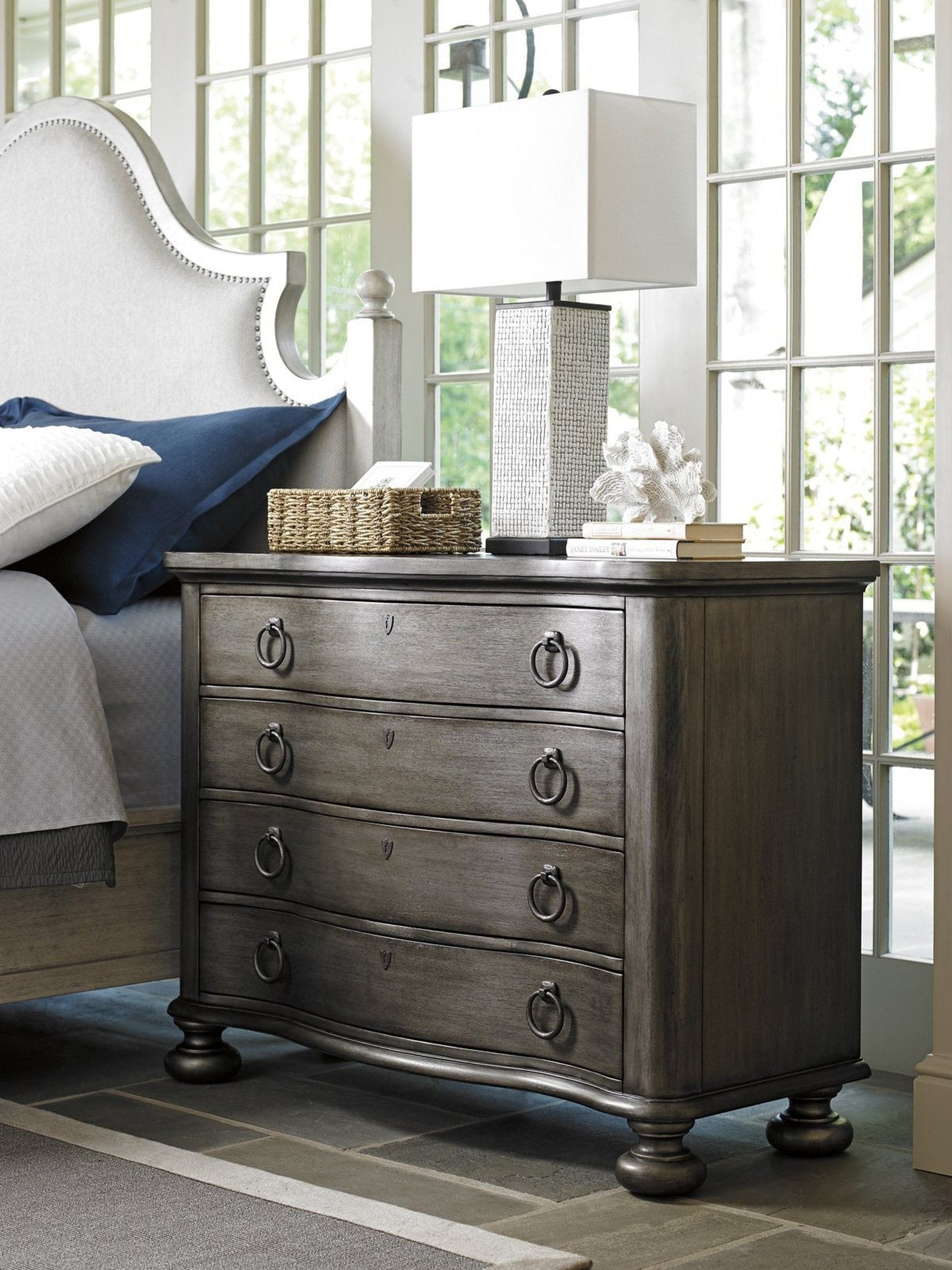 Lexington Oyster Bay Bachelors Chest