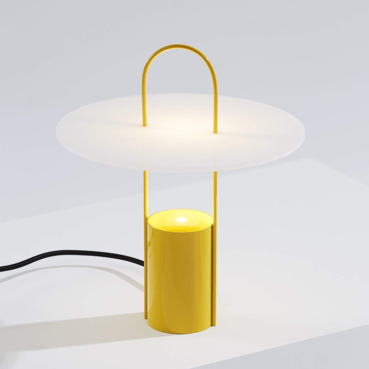 Nomade Table Lamp Dia 11″ x H 13″ / Dia 28cm x H 33cm / Yellow / US Plug Table lamp
